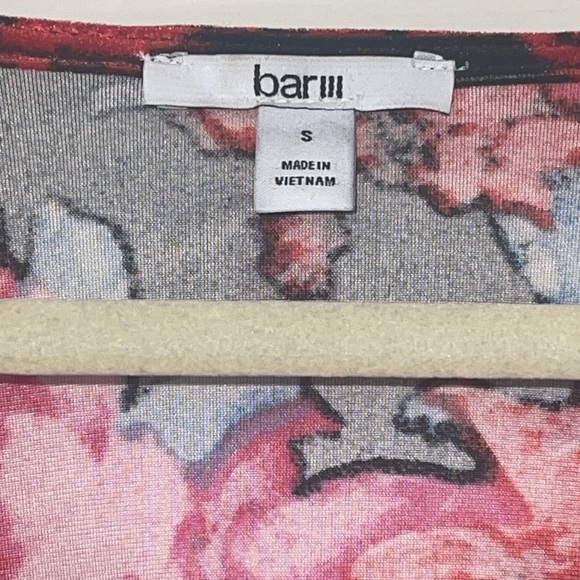 Bundle- like new 2 red crop , long sleeved, cotton and velvet tops. Sz S - Picture 7 of 8